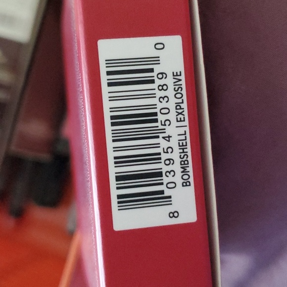 Avon fmg Glimmer Matte Eyeshadow Quad Bombshell BNIB - Picture 2 of 3